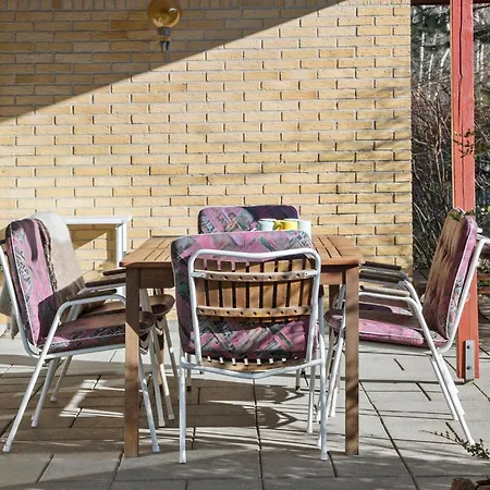 Stunning Home In Vaeggerlose With Kitchen